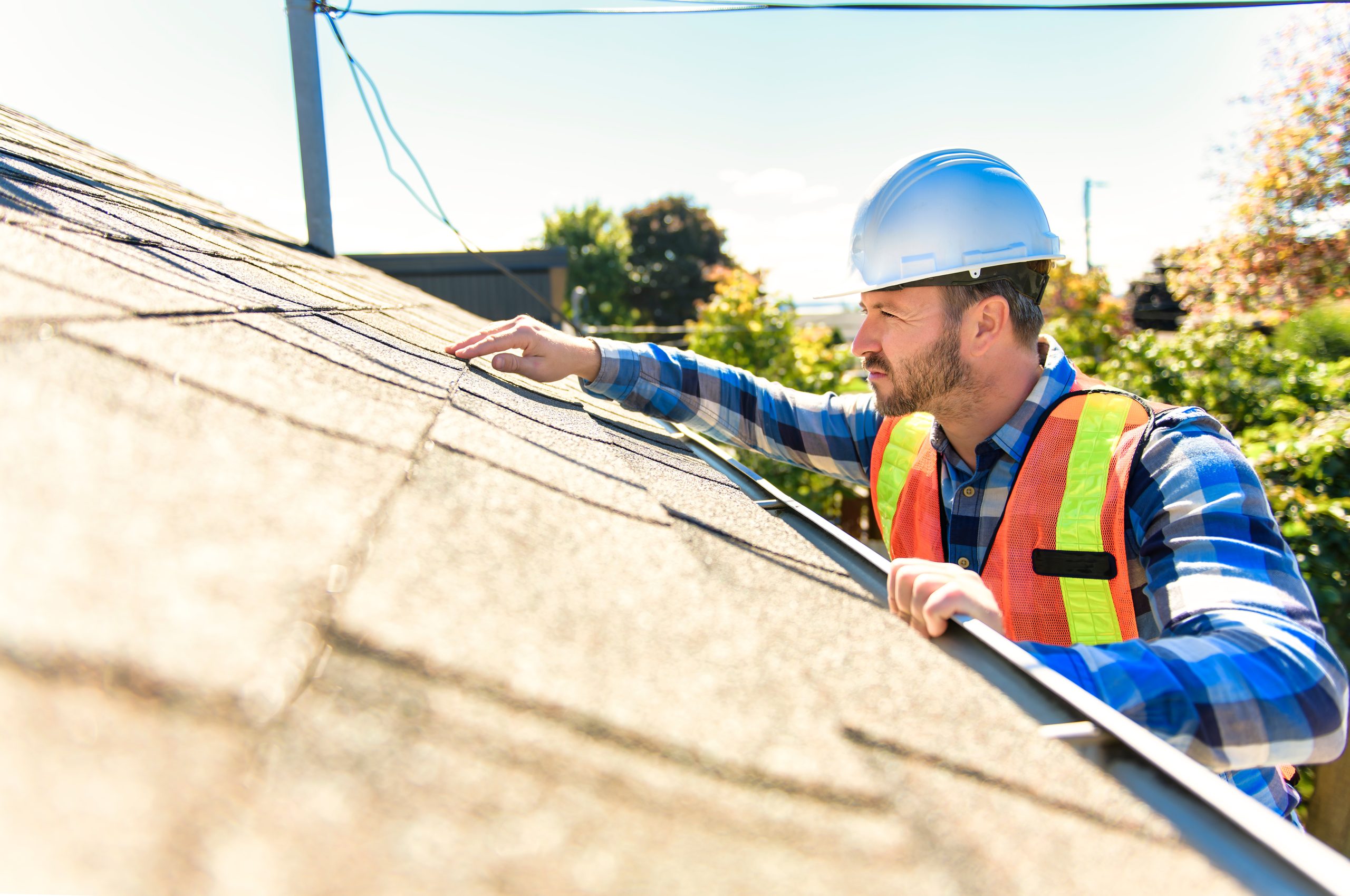 Avoiding Scams: Hiring the Right Contractor for Roofing Repair